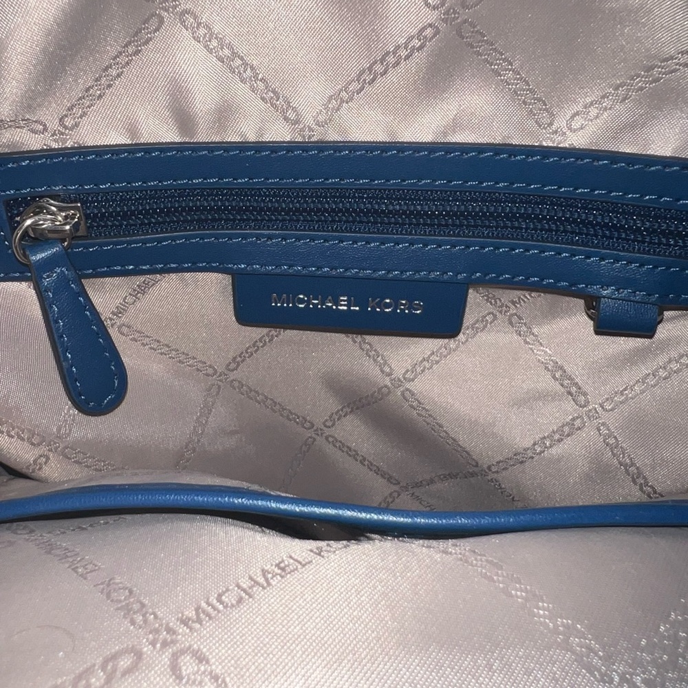 Micheal Kors Brooklyn large pebbled back pack (blue) - Picture 2 of 4